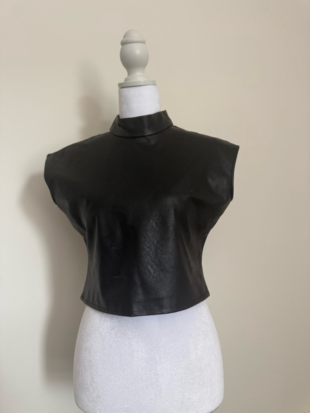 SPANX Black Faux Leather Cropped Shell Top EUC size large
